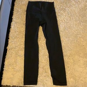 Black lulu lemon cropped leggings